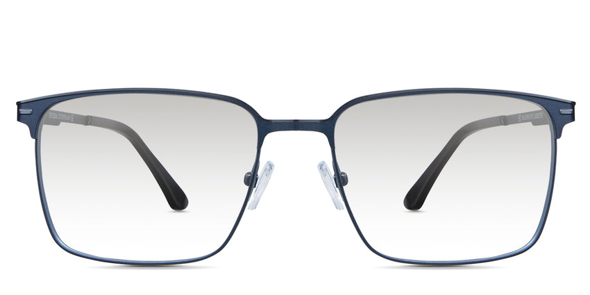 Griffin black tinted Gradient is in the leari variant - it is a medium-sized metal frame with silicon nose pads.