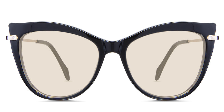 Susan Beige Tinted Solid in the Lasius variant - is an acetate frame with a narrow-width nose bridge and a slim metal arm.