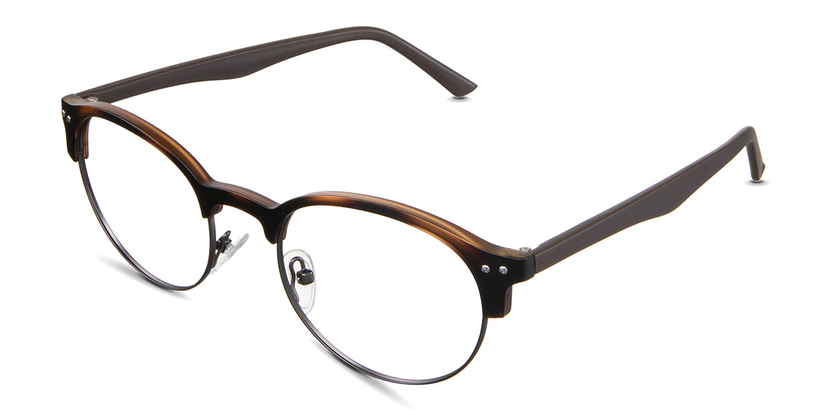 Andi eyeglasses in the tortoise variant - have silicon adjustable nose pads.