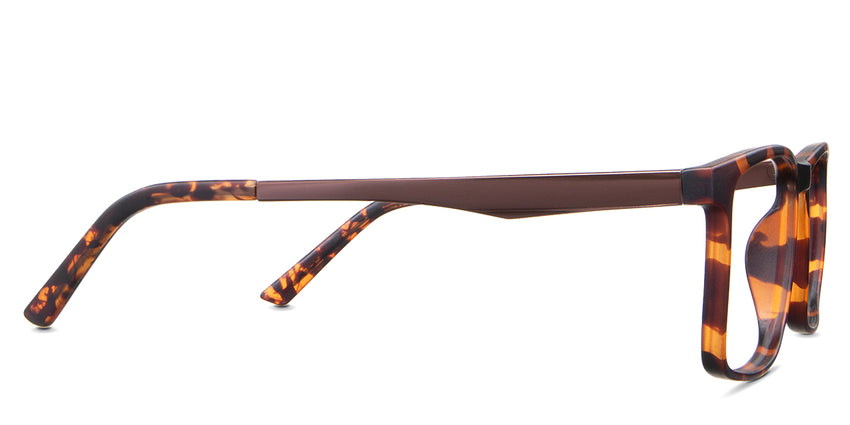 Axton eyeglasses in the demi variant - have a combination of metal and acetate temples.