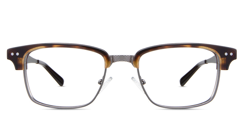 Brad eyeglasses in the manouria variant - it's a full-rimmed frame in color tortoise.