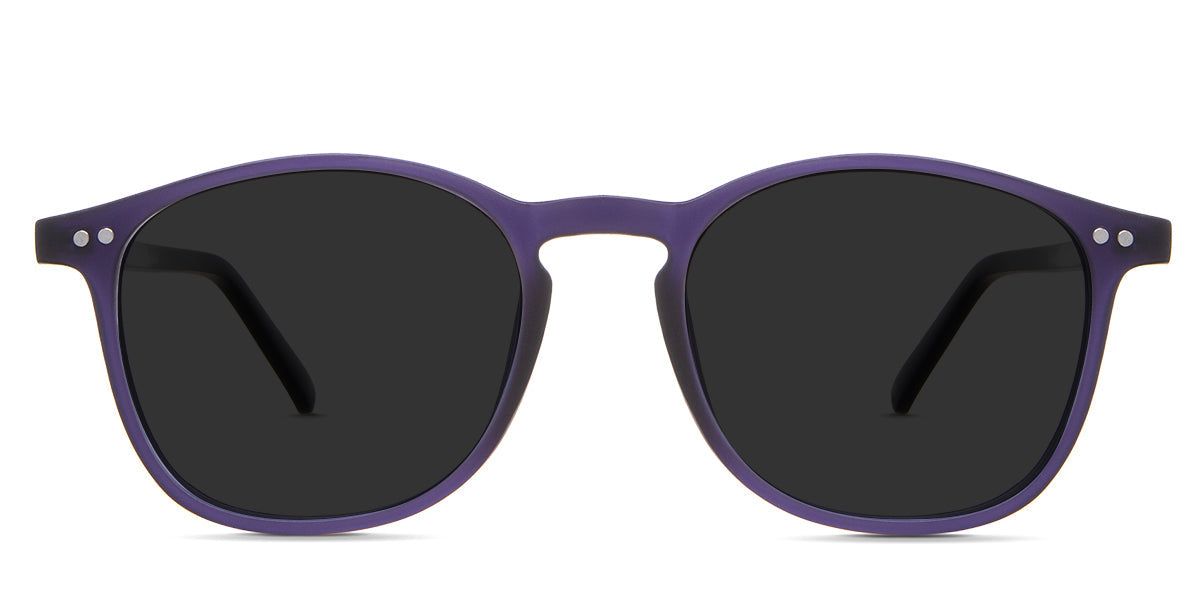 Coven Gray Polarized in the Hyacinth variant - are round frames with a keyhole-shaped nose bridge and slim temples.