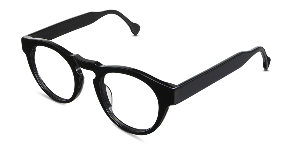 Felio eyeglasses in the midnight variant - it has clear built-in nose bridge.