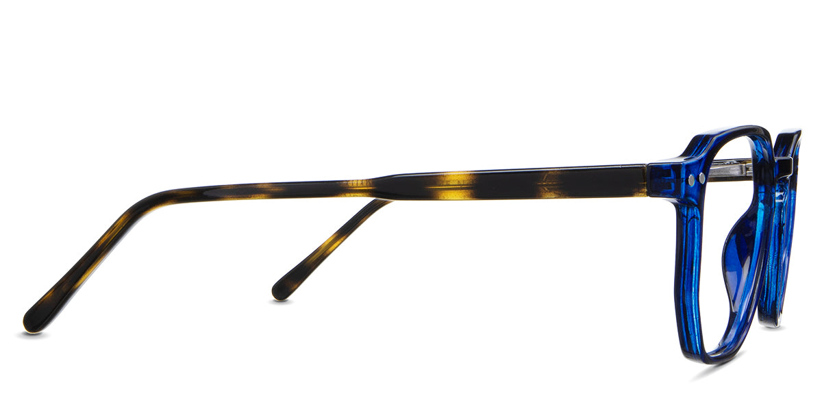 Finn Eyeglasses in the campanula variant - it's a medium-sized frame with a 145mm temple arm.