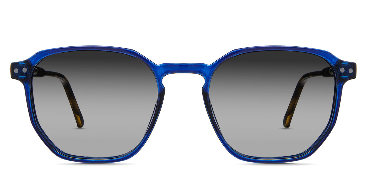 Finn black tinted Gradient sunglasses in the campanula variant - is a square frame with a built-in nose pad.