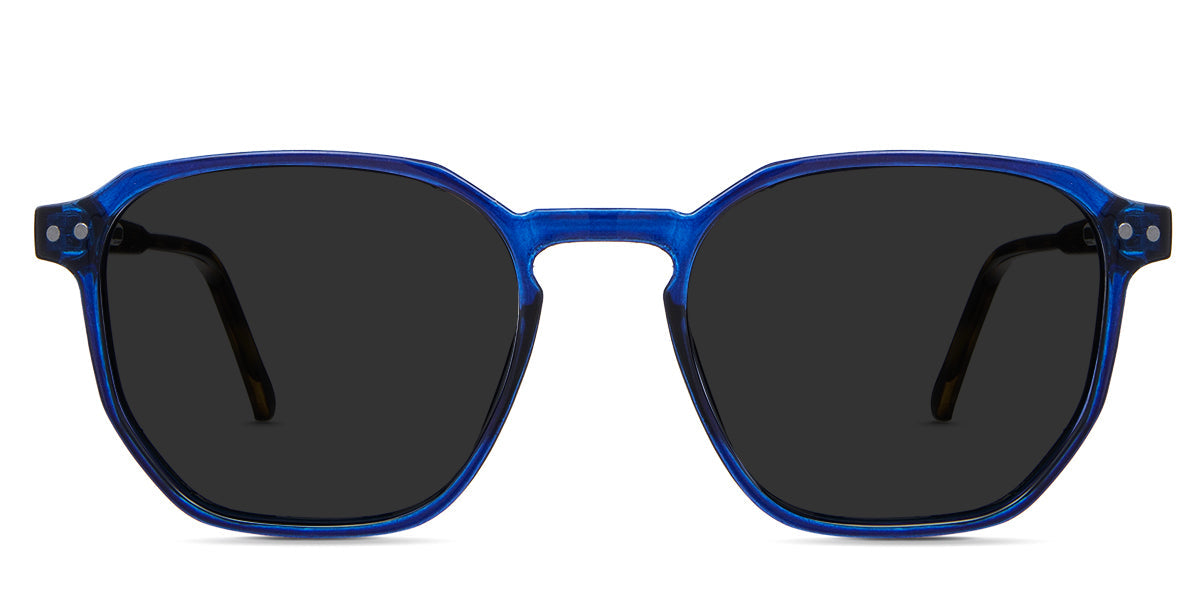 Finn Gray Polarized in the campanula variant - is a square frame with a built-in nose pad.