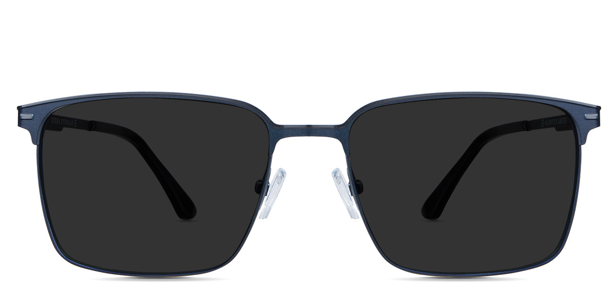 Griffin black tinted Standard Solid is in the leari variant - it is a medium-sized metal frame with silicon nose pads.