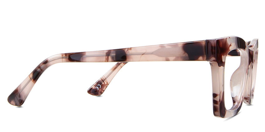 Lana eyeglasses in the coralsand variant - have a broad temple arm and temple tips.
