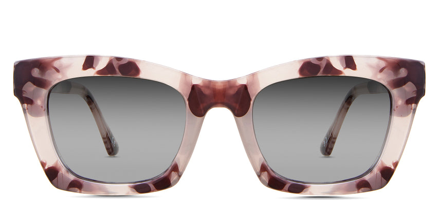 Lana Black Sunglasses Gradient in the coralsand variant - it's an acetate frame with a high nose bridge and a broad temple arm and temple tips.