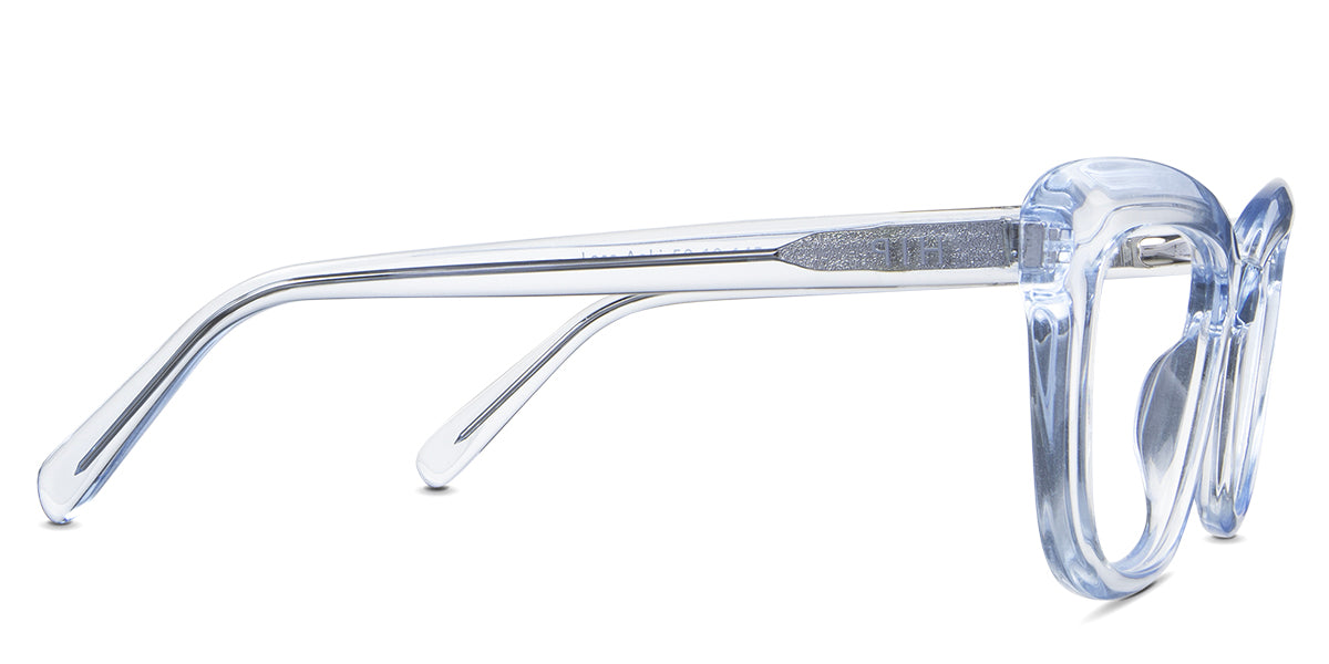Lesa eyeglasses in the aoki variant - have a silver wire core and a silver HIP emboss in the arm.