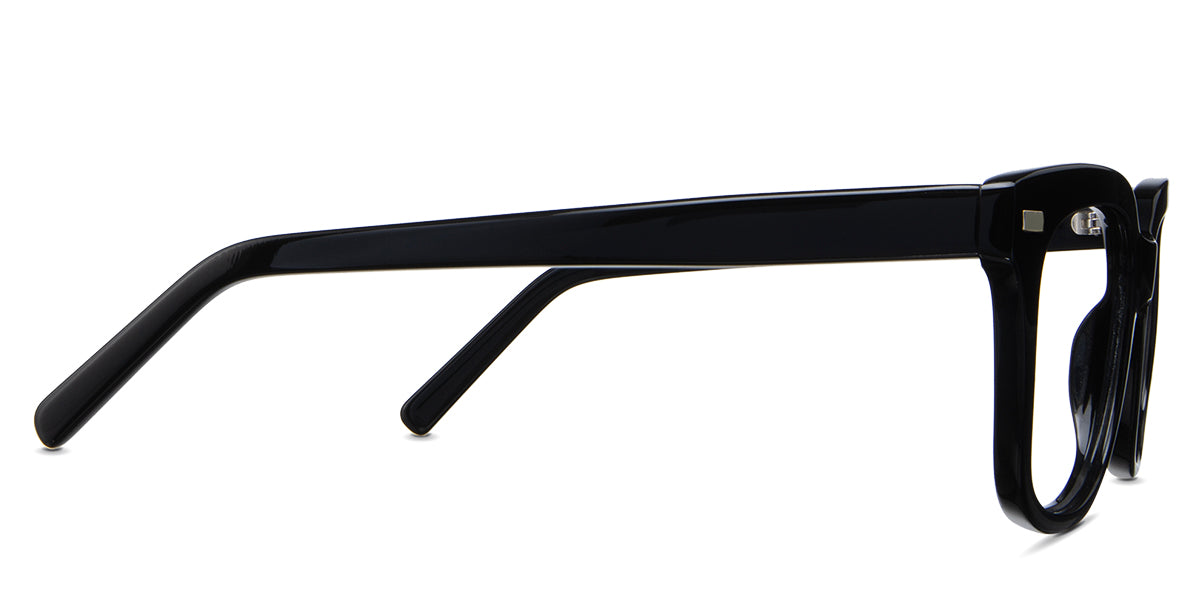 Mun Eyeglasses in midnight variant - have a solid black color.