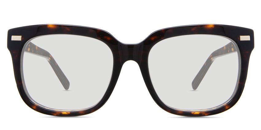 Mun Black tinted Standard Solid in the sacalia variant - It's a full-rimmed frame with a high nose bridge and a medium thick arm to slightly slimmer tips.