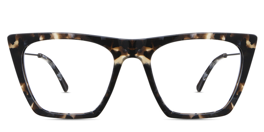 Osta eyeglasses in panthera variant - is a rectangular frame with a high nose bridge.