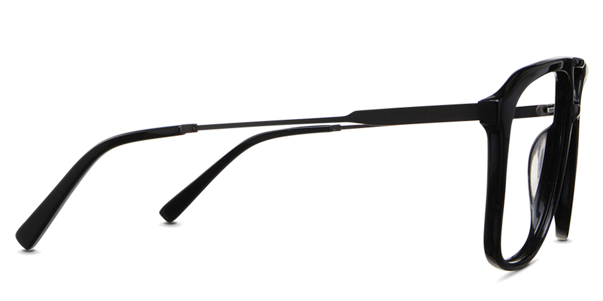 Rhett eyeglasses in midnight variant - have a slim metal arm and acetate tips.