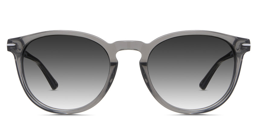 Sauco Black Sunglasses Gradient in the slate variant - is a full-rimmed oval frame with a high built-in nose bridge.
