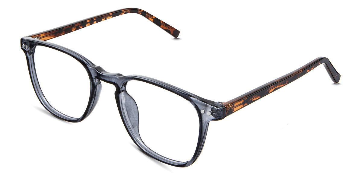 Thea eyeglasses in the marengo variant - have a built-in nose bridge.