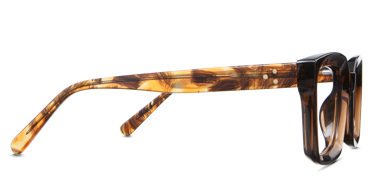 Willa Eyeglasses in the moth variant - have a broad temple arm and temple tips.